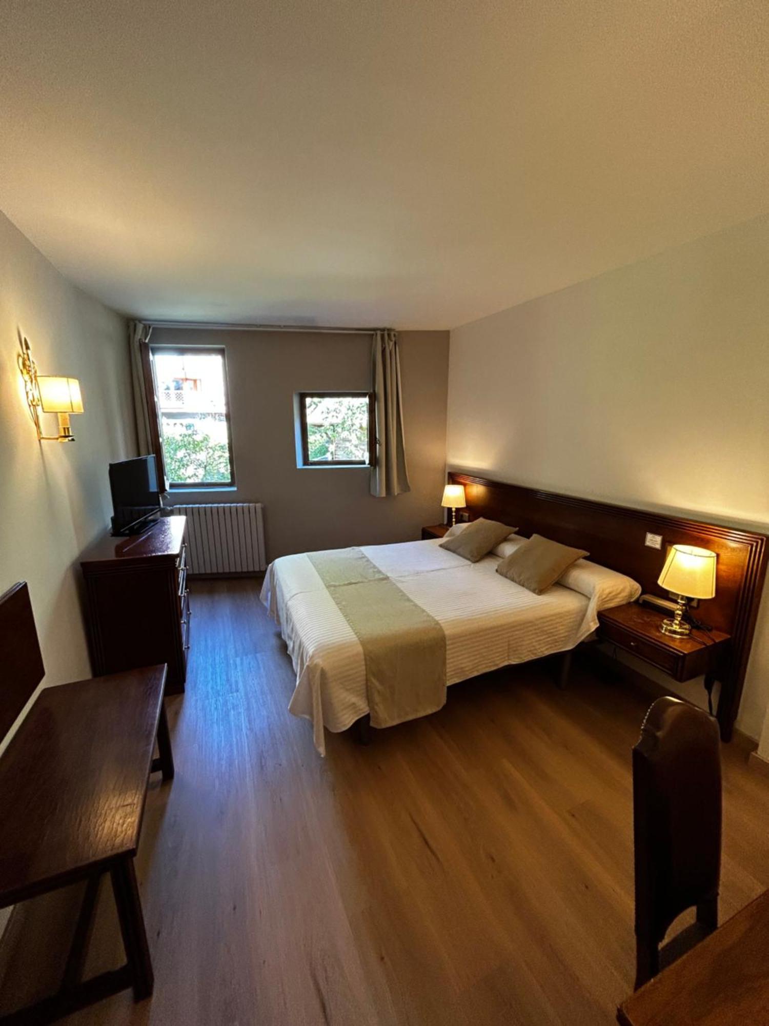 Hotel Santa Barbara De La Vall D'Ordino Eksteriør bilde