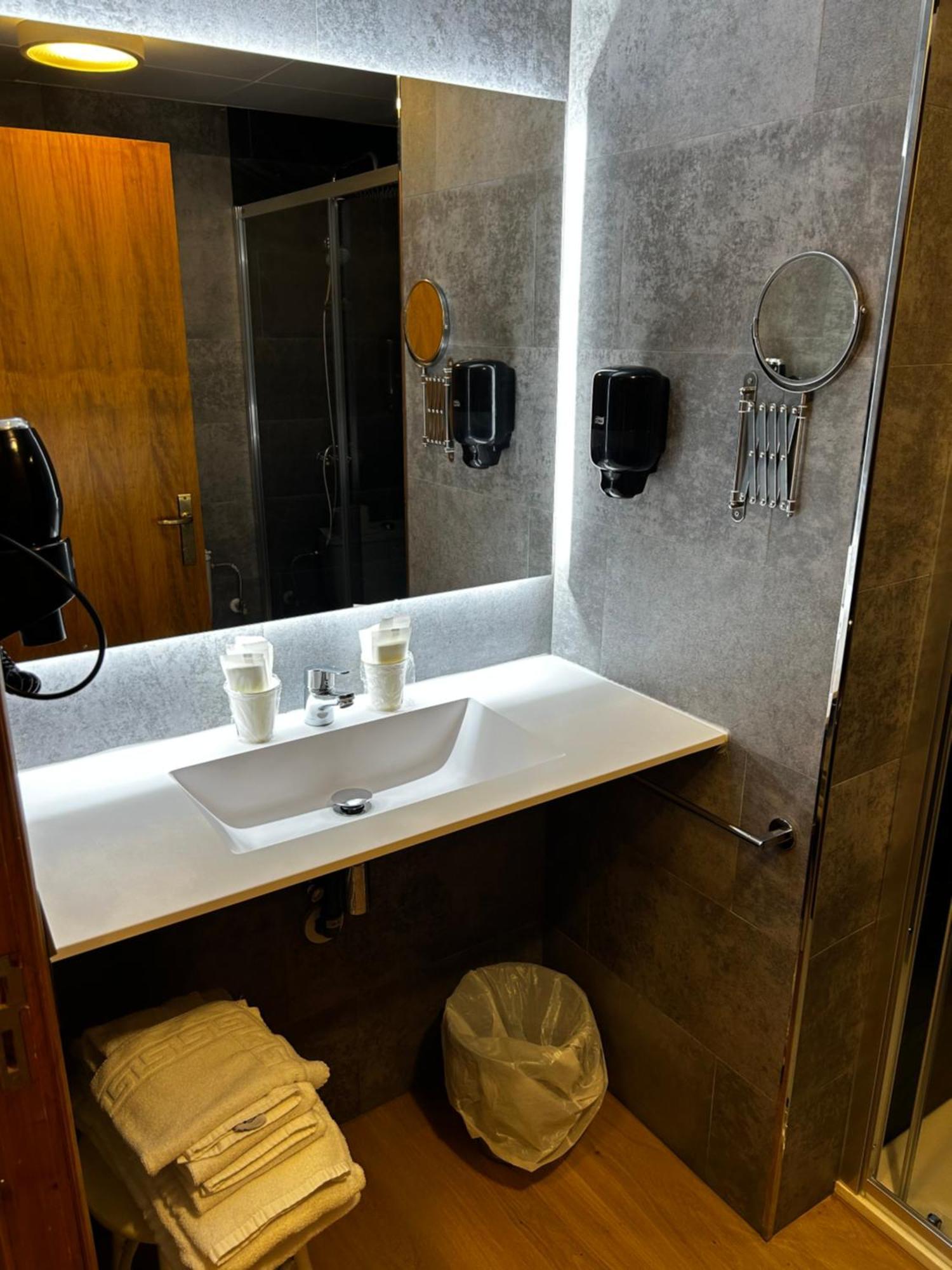 Hotel Santa Barbara De La Vall D'Ordino Eksteriør bilde