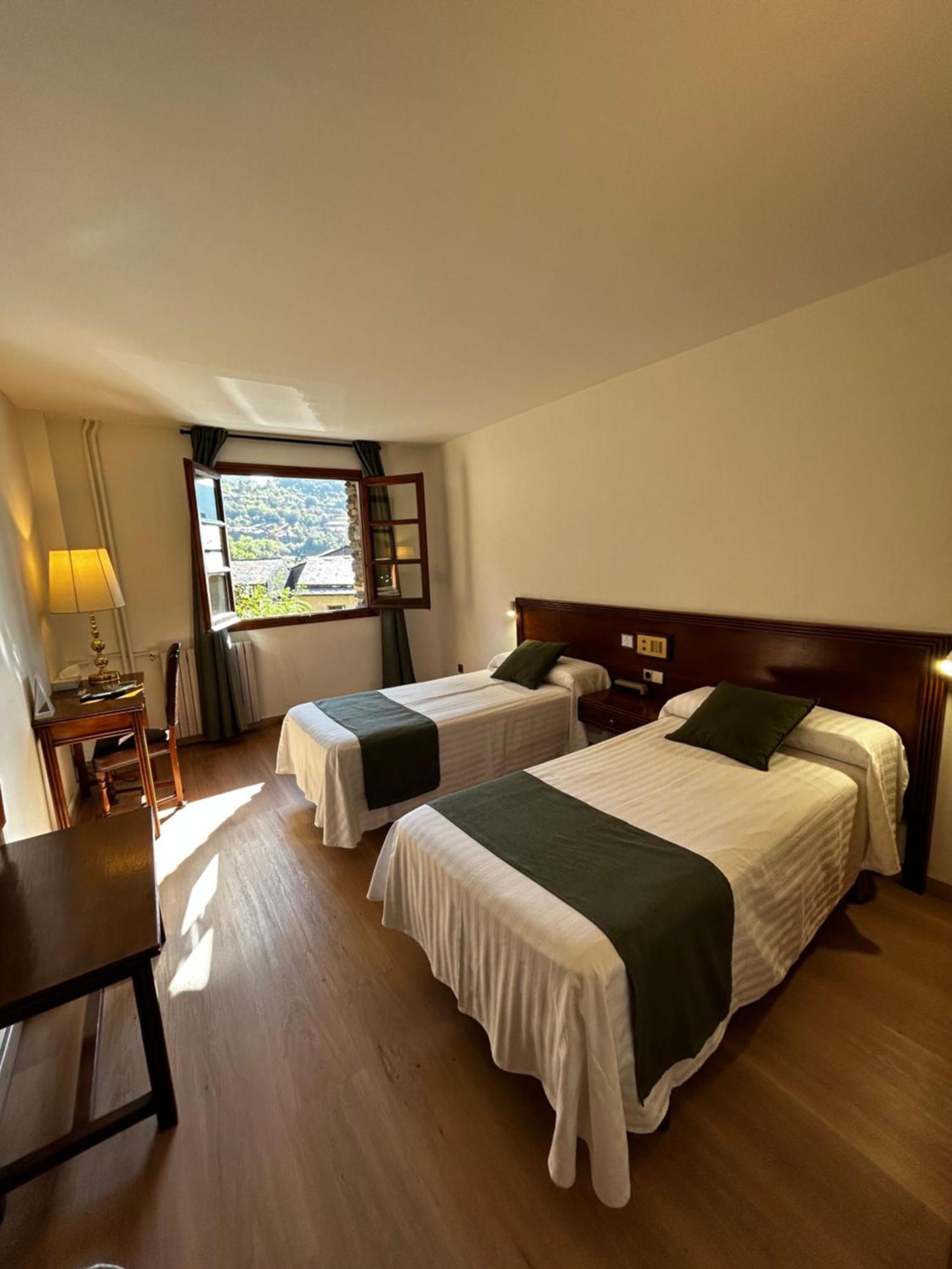 Hotel Santa Barbara De La Vall D'Ordino Eksteriør bilde