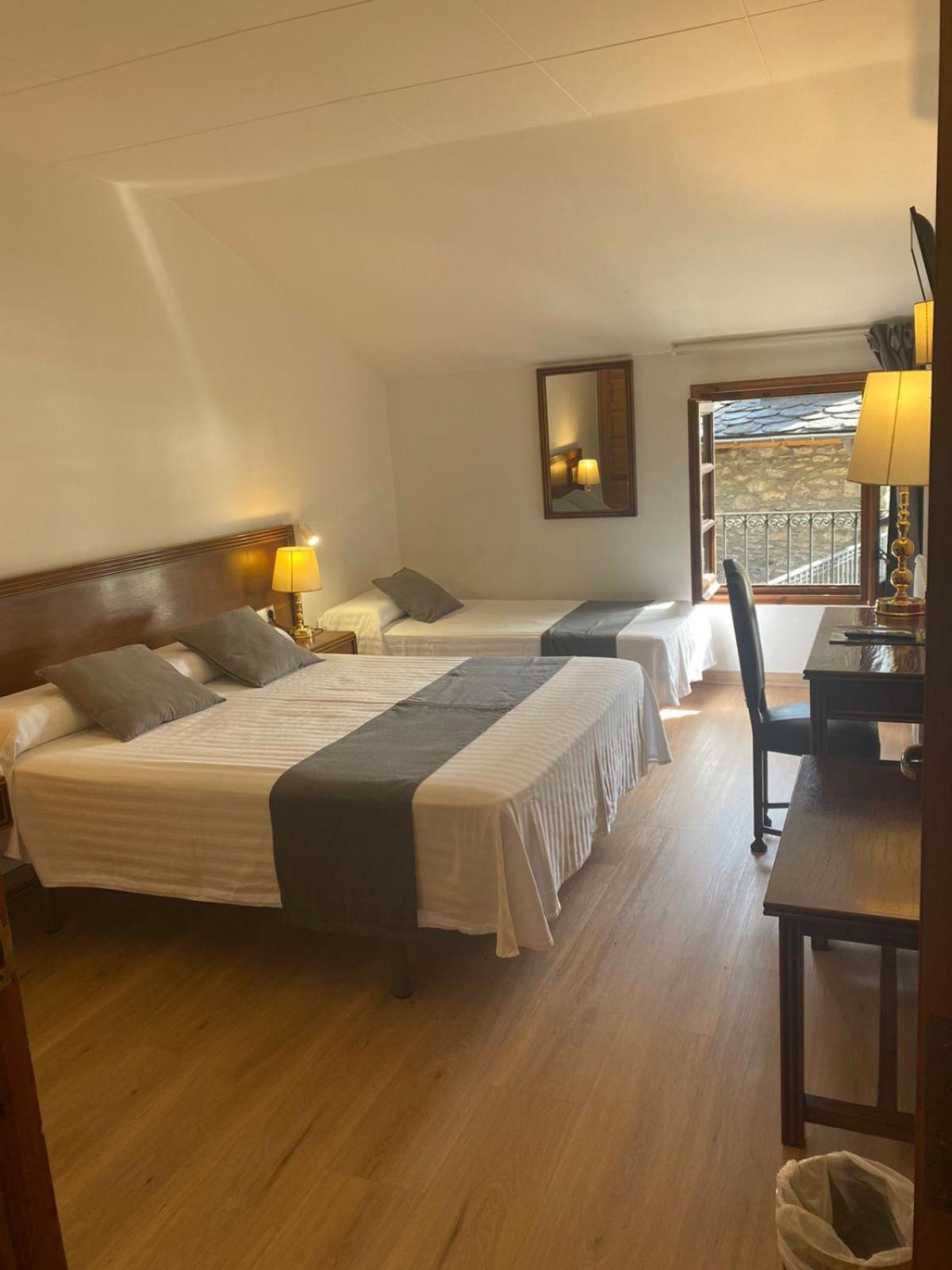 Hotel Santa Barbara De La Vall D'Ordino Eksteriør bilde