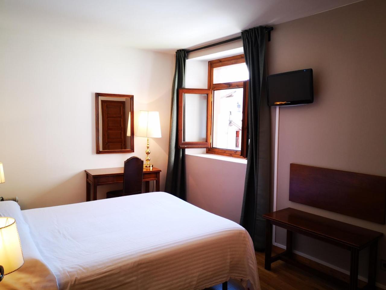 Hotel Santa Barbara De La Vall D'Ordino Eksteriør bilde