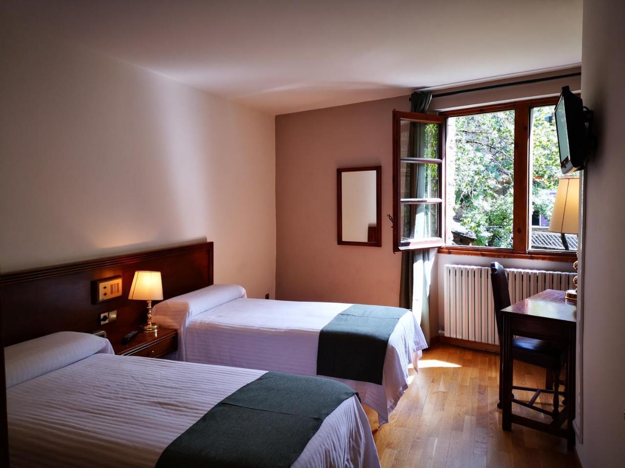 Hotel Santa Barbara De La Vall D'Ordino Eksteriør bilde
